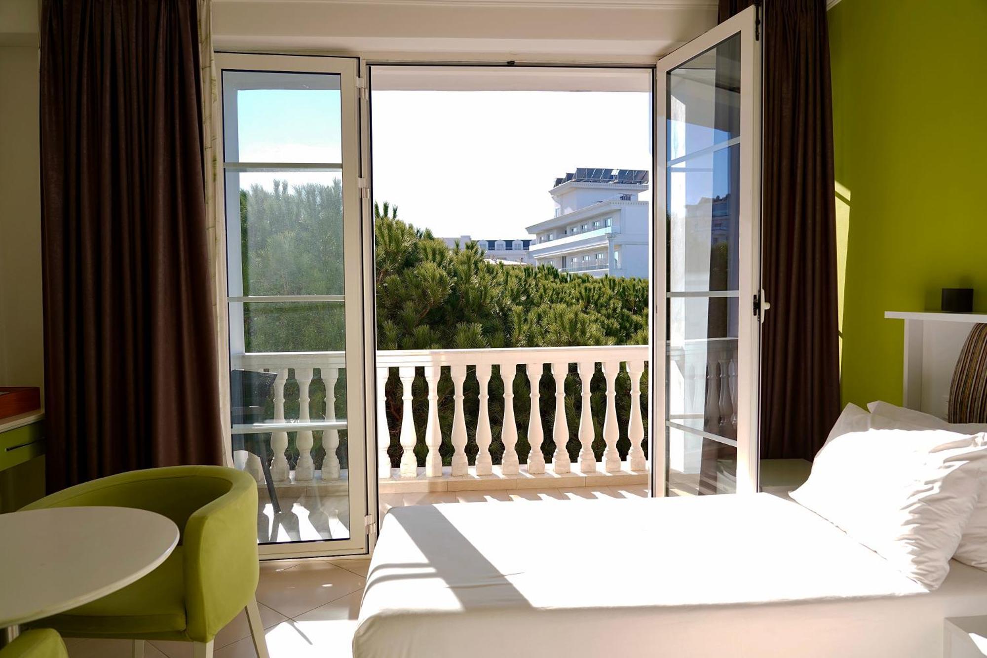 Hotel Monaco & Garden Golem  Esterno foto